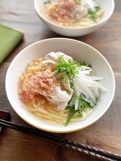 白だしで!冷しゃぶと玉ねぎのサラダうどん-レシピのメイン写真