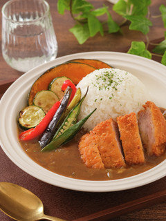 フライドチキンのせ♪夏野菜カレー-レシピのメイン写真