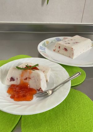 いちごジャムで♡いちごヨーグルトババロア-レシピのメイン写真
