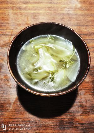 玉ねぎと豆苗のコンソメスープ-レシピのメイン写真