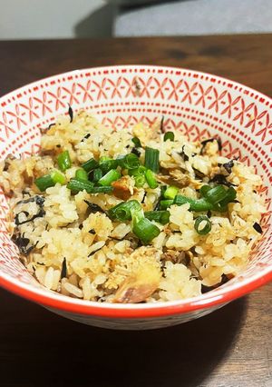 鯖缶とひじき煮缶炊き込みご飯-レシピのメイン写真