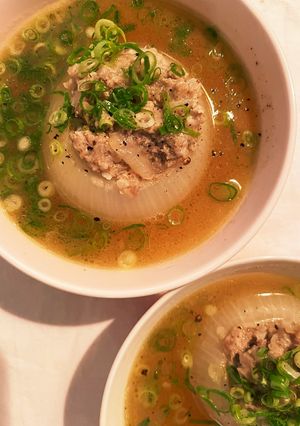 新玉ねぎ肉詰めのコンソメスープ煮。-レシピのメイン写真