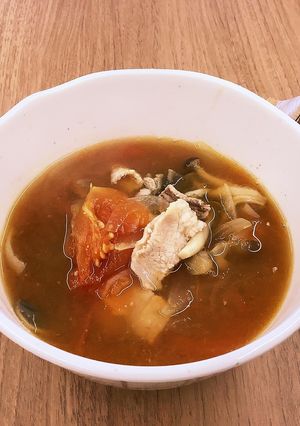 【大崎市】きのこたっぷりトマト豚汁-レシピのメイン写真