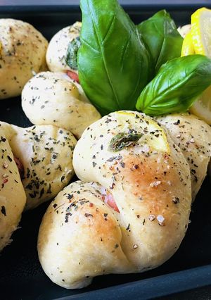 【爽やか朝食】レモンバジルぐるぐるパン-レシピのメイン写真