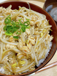 鶏ミンチともやしのとろとろ丼-レシピのメイン写真