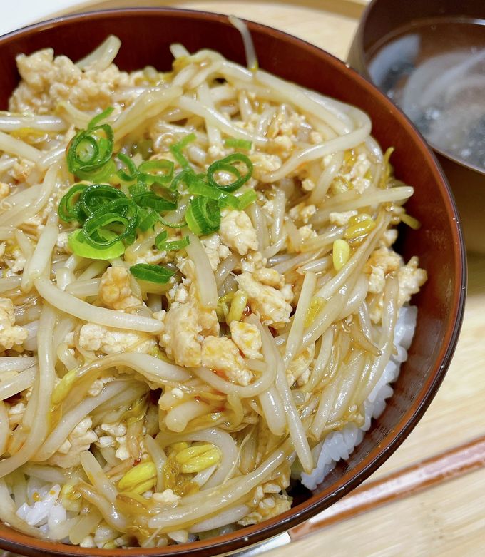 鶏ミンチともやしのとろとろ丼 by ✞✟✞おこめ✟✞✟ 【クックパッド