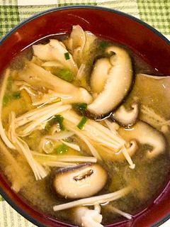 3種のきのこみそ汁-レシピのメイン写真