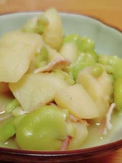 空豆と新じゃがベーコンの煮物-レシピのメイン写真