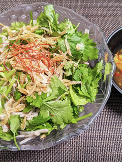 パクチーとナスとエノキのスパイシーサラダ-レシピのメイン写真