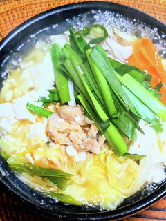 豚肉と豆富の具材たっぷりおかずスープ鍋-レシピのメイン写真