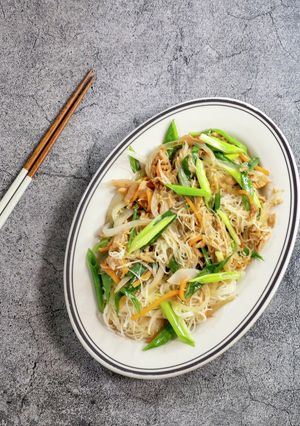 ツナとねぎと人参の焼きビーフン-レシピのメイン写真