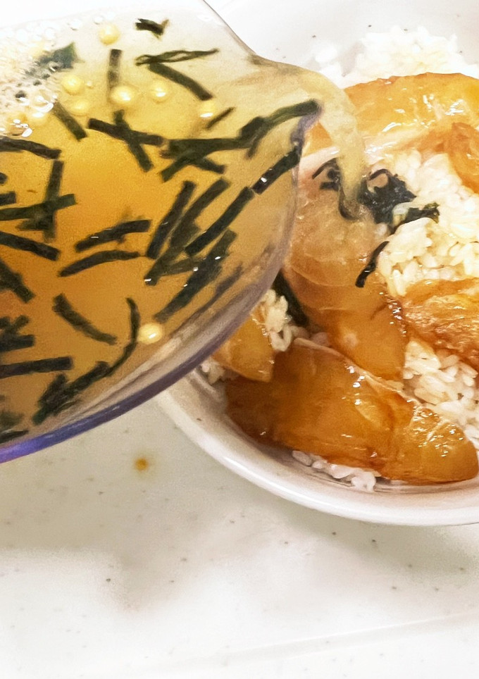 鯛の漬けを乗っけて食べる　だし茶漬け-レシピのメイン写真