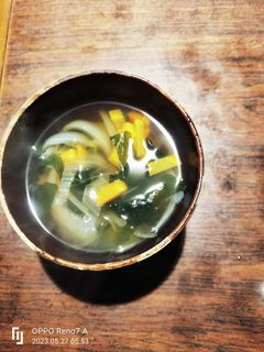 玉ねぎ人参ワカメの減塩醤油スープ-レシピのメイン写真