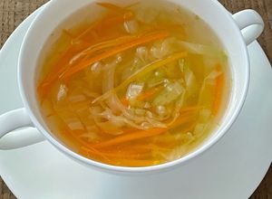 ☆キャベツとにんじんのコンソメスープ☆-レシピのメイン写真