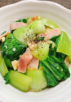 青梗菜とベーコンのにんにく醤油炒め-レシピのメイン写真