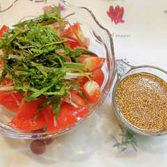 รูปของ トマトのマリネ風サラダ薬味のせ