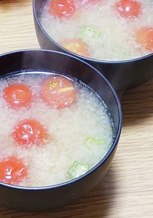 オクラとトマトの味噌汁〜(๑^^๑)-レシピのメイン写真