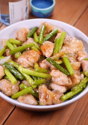 鶏肉とにんにくの芽のうま塩炒め-レシピのメイン写真