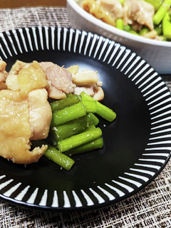 鶏もも肉とニンニクの茎のウマウマ炒め-レシピのメイン写真