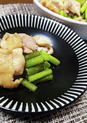 鶏もも肉とニンニクの茎のウマウマ炒め-レシピのメイン写真