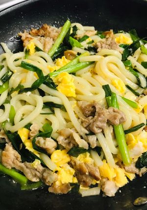 鶏ダシで！豚ニラ玉の焼きうどん♡-レシピのメイン写真