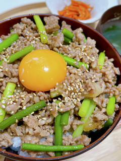 豚ミンチとニンニクの芽のスタミナ丼-レシピのメイン写真