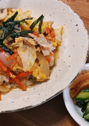 野菜と豚バラの卵とじ丼-レシピのメイン写真