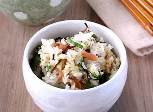 疲労回復に♪梅こんぶの混ぜご飯-レシピのメイン写真