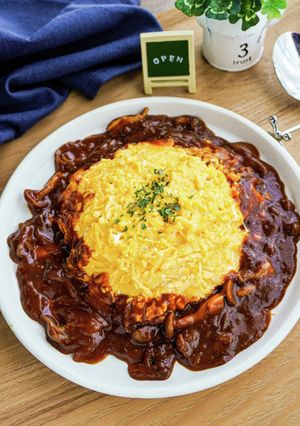 【ソースは缶詰で】デミグラスオムライス-レシピのメイン写真