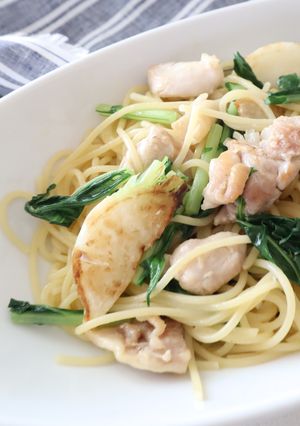カブ（小粋菜）と鶏肉の麺つゆバターパスタ-レシピのメイン写真