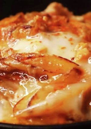 材料2つ 簡単ずぼら飯!ネギ卵丼-レシピのメイン写真