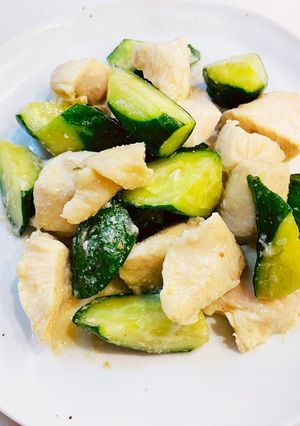 鶏むね肉とキュウリの中華麹炒め-レシピのメイン写真