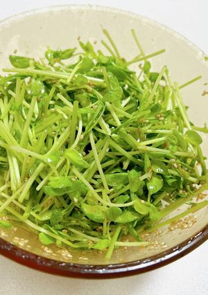 豆苗生サラダ-レシピのメイン写真
