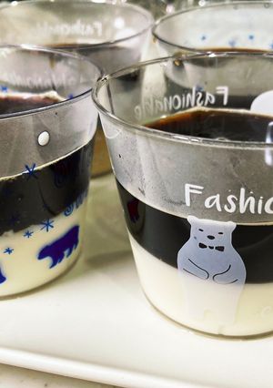 珈琲と牛乳のふるふるやわらか二色ゼリー-レシピのメイン写真