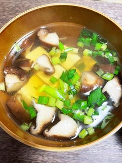 しいたけと豆腐のお吸い物-レシピのメイン写真