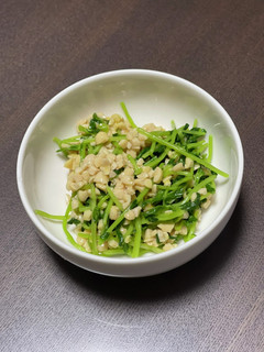 豆苗とひきわり納豆の和物♪-レシピのメイン写真
