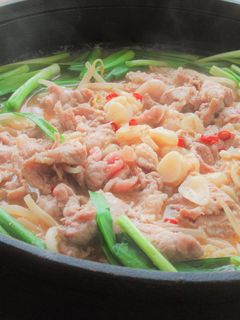 豚こま肉とニラともやしのにんにく味噌鍋-レシピのメイン写真