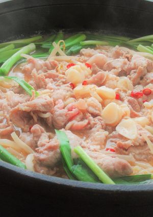 豚こま肉とニラともやしのにんにく味噌鍋-レシピのメイン写真