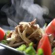 豚肉少ないけど新玉で強気で生姜焼き