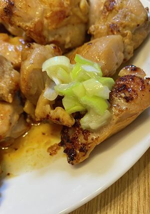 ネギ塩乗せ　鶏肉のソテー-レシピのメイン写真