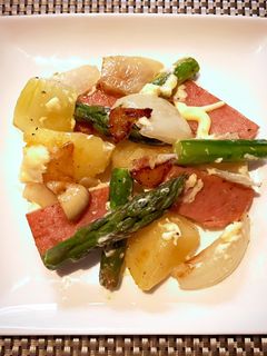 新じゃがとアスパラとスパムでガリバタマヨ-レシピのメイン写真