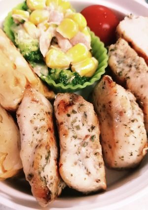 鶏胸肉でハーブ焼き-レシピのメイン写真