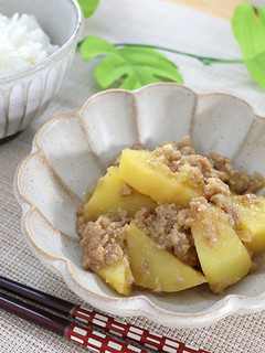 同時に作れる!じゃがいものそぼろ煮&ご飯-レシピのメイン写真