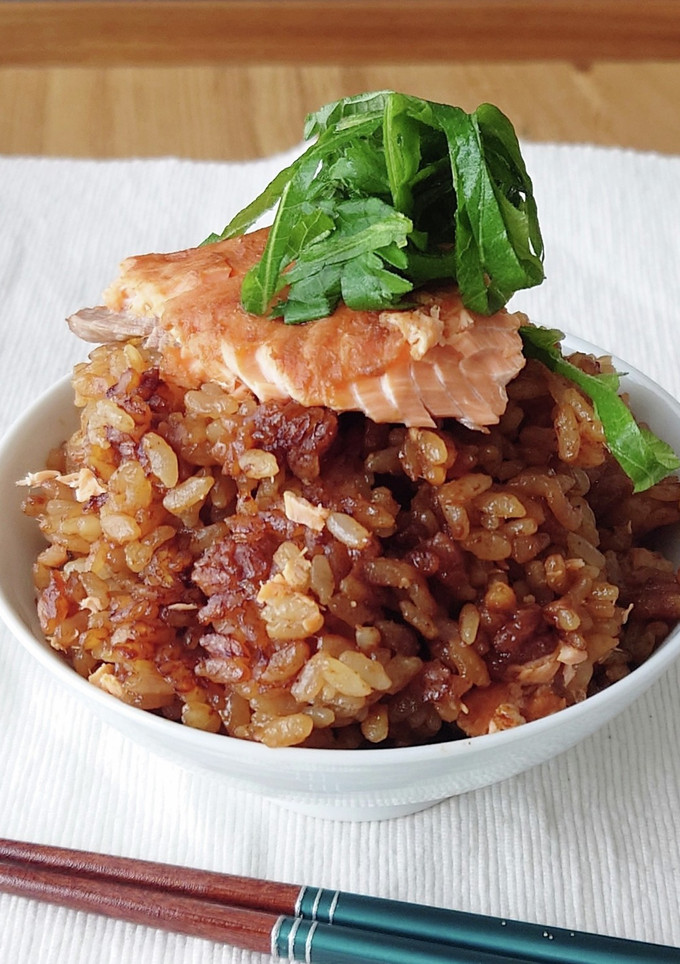 おにぎり◎鮭のもろみ味噌炊き込み御飯-レシピのメイン写真