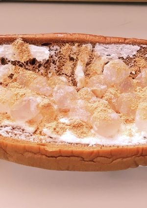 “きな粉わらび餅黒コッペ黒糖パンサンド”-レシピのメイン写真