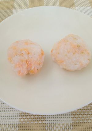 【離乳食後期】鮭のおにぎり-レシピのメイン写真
