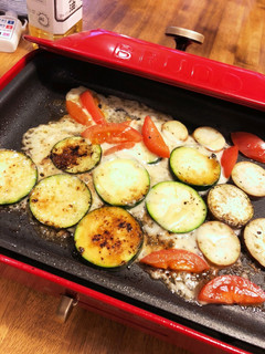 ホットプレートで♪夏野菜のチーズ焼き-レシピのメイン写真