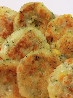 手づかみ食べ☆じゃが芋とじゃこのおやき-レシピのメイン写真