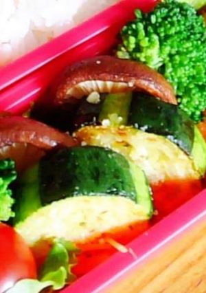 お弁当に入れたら可愛い ズッキーニソテー-レシピのメイン写真