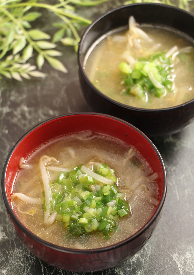 簡単！ニラと小葱の茎ともやしの中華味噌汁-レシピのメイン写真